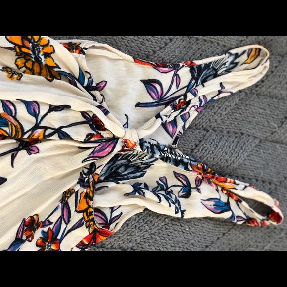 Urban outfits romper, size xs - Picture 3 of 3